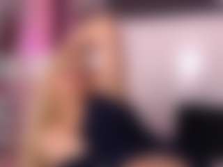 Live cam show with HunterBella - Middle Aged on Soda Cam