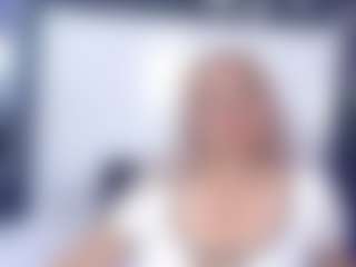 Live cam show with HunterBella - Blonde Hair MILF on Lustler