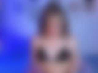 Live cam show with Wanda - Camel Toe on livesuperchat.net