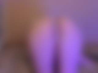 Live cam show with ZoeMillerx - Brown Hair MILF on Camsoda