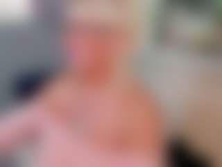 Live cam show with AnnaCoolidge - Granny Latina on Streamer API