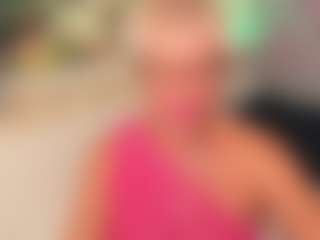 Live cam show with AnnaCoolidge - Average on SinfulBabes