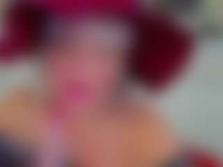 Live cam show with AnnaCoolidge - Granny Big Ass on CamwithHer