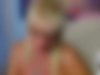 AnnaCoolidge MILF webcam performer live streaming