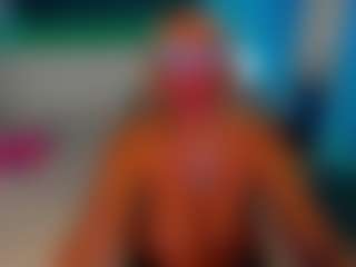 Spettacolo in cam dal vivo con AnnaCoolidge - Striptease Granny su Camsoda