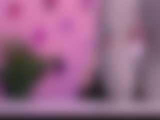 Live cam show with bella-sky - Flashing on SxyPornLive