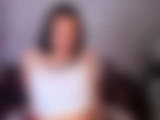 Live cam show with Elisa-Reev1s - Blue Eyes on https://playwithruby.com