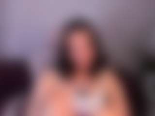 Live cam show with Elisa-Reev1s - Upskirt on CamSodaAdn