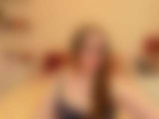Live cam show with HoneylenaXS - Middle Aged on Camsoda