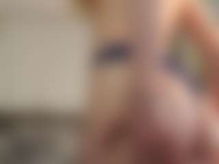 Live cam show with CheryleEckles - Camel Toe on Camsoda