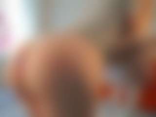 Live cam show with CheryleEckles - Camel Toe on SxyPornLive
