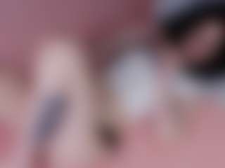 Live cam show with GlitchDoll - Queen on Camsoda