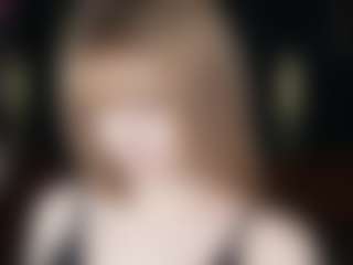 Live cam show with LiaDreams - Skinny on AdultVida.com