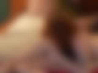 Live cam show with LiaDreams - Strip on SxyPornLive