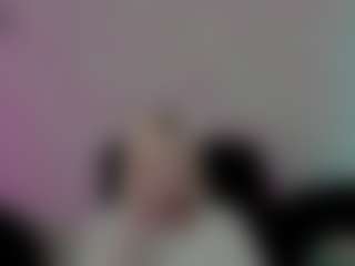 Live cam show with brittany-skyy - Solo on Mixed Magazine Live