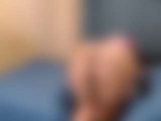 Live cam show with ChubbyBella - Ass Bouncing on Cam Slut