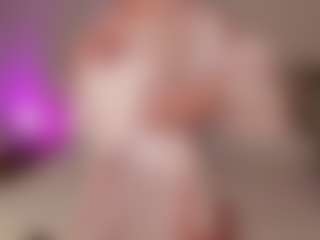 Live cam show with Cirilla-Rosee - Slender on Camsoda