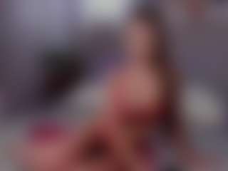 Live cam show with Cirilla-Rosee - Slender on Big Tits