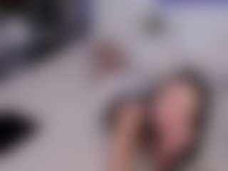 Live cam show with Cirilla-Rosee - Living Room on makecum.org
