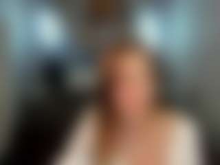 Live cam show with Vanessa-Sinclairr - Average on CamClone