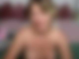 BushyBarb MILF webcam performer live streaming