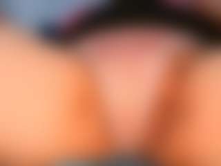 Live cam show with Elizza6869 - Camel Toe on friskycurves.com
