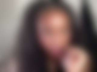 Live cam show with itsbombshellbarbie - Amateur Brown Hair on livesuperchat.net
