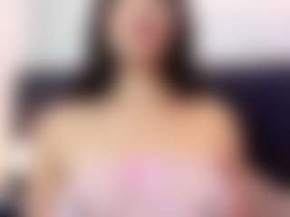 Live cam show with NaiaRose - Fucking on googirlz