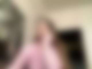 Live cam show with Emma - Brown Hair Teen (18+) on CamClone