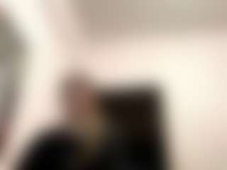 Live cam show with Emma - Young Adult on Camsoda