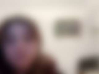 Live cam show with Emma - Average on Instabang