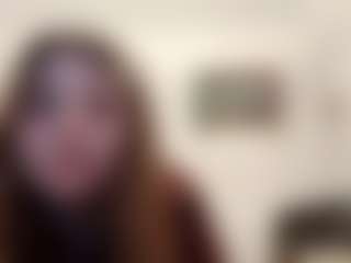 Live cam show with Emma - Smoking on Livezox