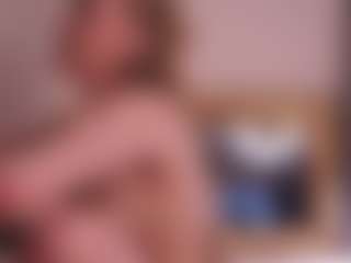 Live cam show with Annelle - Camel Toe on mypornchat.com