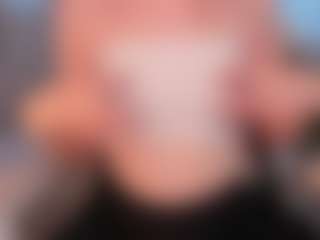 Live cam show with TinyLili - Average on boobsie.com