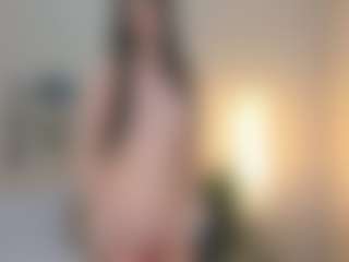Bella's Live Sex Cam Show
