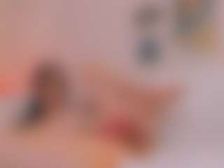 Live cam show with Bella - New Brown Eyes on sexytreat.net