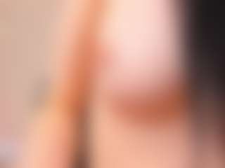 Bella's Live Sex Cam Show