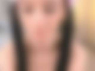 Live cam show with Bella - Camel Toe on CamwithHer