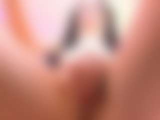 Bella's Live Sex Cam Show