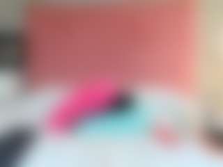 Live cam show with Dhania - Sexwebcam on StripNow