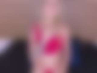 Live cam show with RachelTom - Striptease on SquirtSoMuch