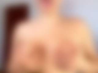 Live cam show with JoeyMineah - Flash on Camsoda