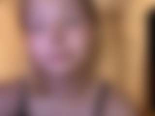 Live cam show with ZenaMelodia - Petite on livesuperchat.net