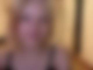 Live cam show with ZenaMelodia - Smoking on madthumbs