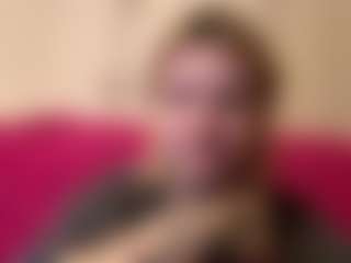 Live cam show with ZenaMelodia - Eating Pussy on Soda Cam