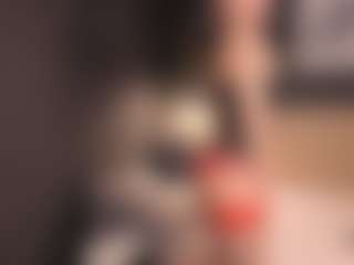 AdeleNovak MILF webcam performer live streaming
