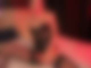 AdeleNovak MILF webcam performer live streaming