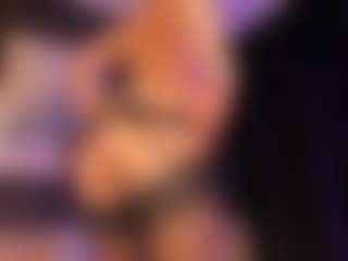 AdeleNovak MILF webcam performer live streaming