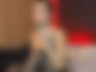 Live cam show with AdeleNovak - Petite MILF on Hubzter Live
