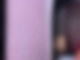AllieBennet MILF webcam performer live streaming